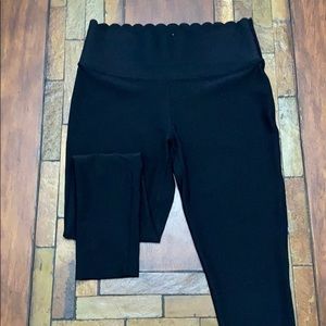 Scallop Detailed Waist Leggings